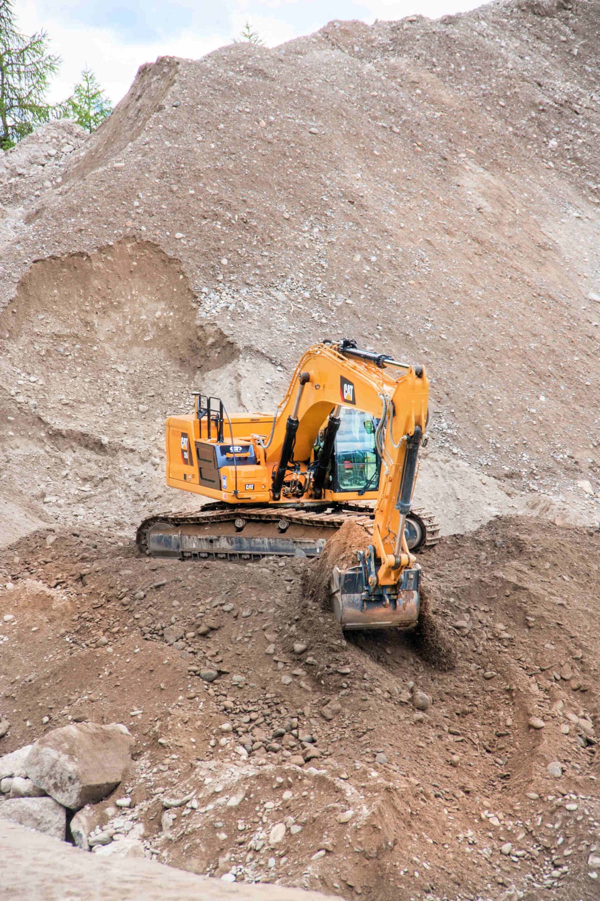 susanne906-excavators-5426906