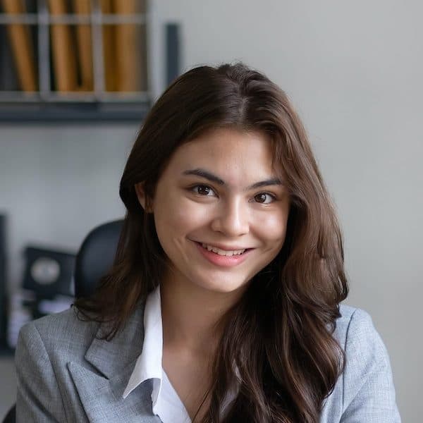 asian-lawyer-woman-working-with-a-laptop-computer-KQ9PYZQ.jpeg